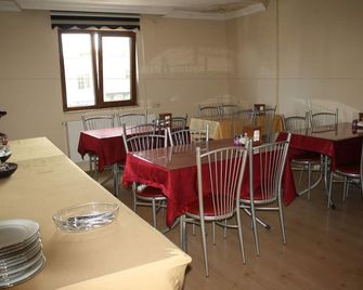 Paradise Lost Hotel - טראבזון - מסעדה