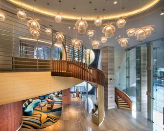 DoubleTree by Hilton Ahmedabad - Ahmedabad - Lobby