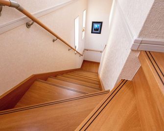 Villa Kusunoki - Tokio - Escaleras
