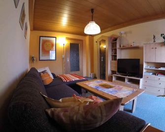 Ferienwohnung Kreuzer Lydia - Furth im Wald - Вітальня