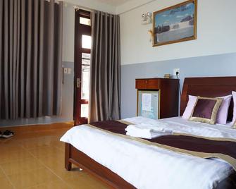 Van Long Lakeside View Guesthouse - Lak - Bedroom