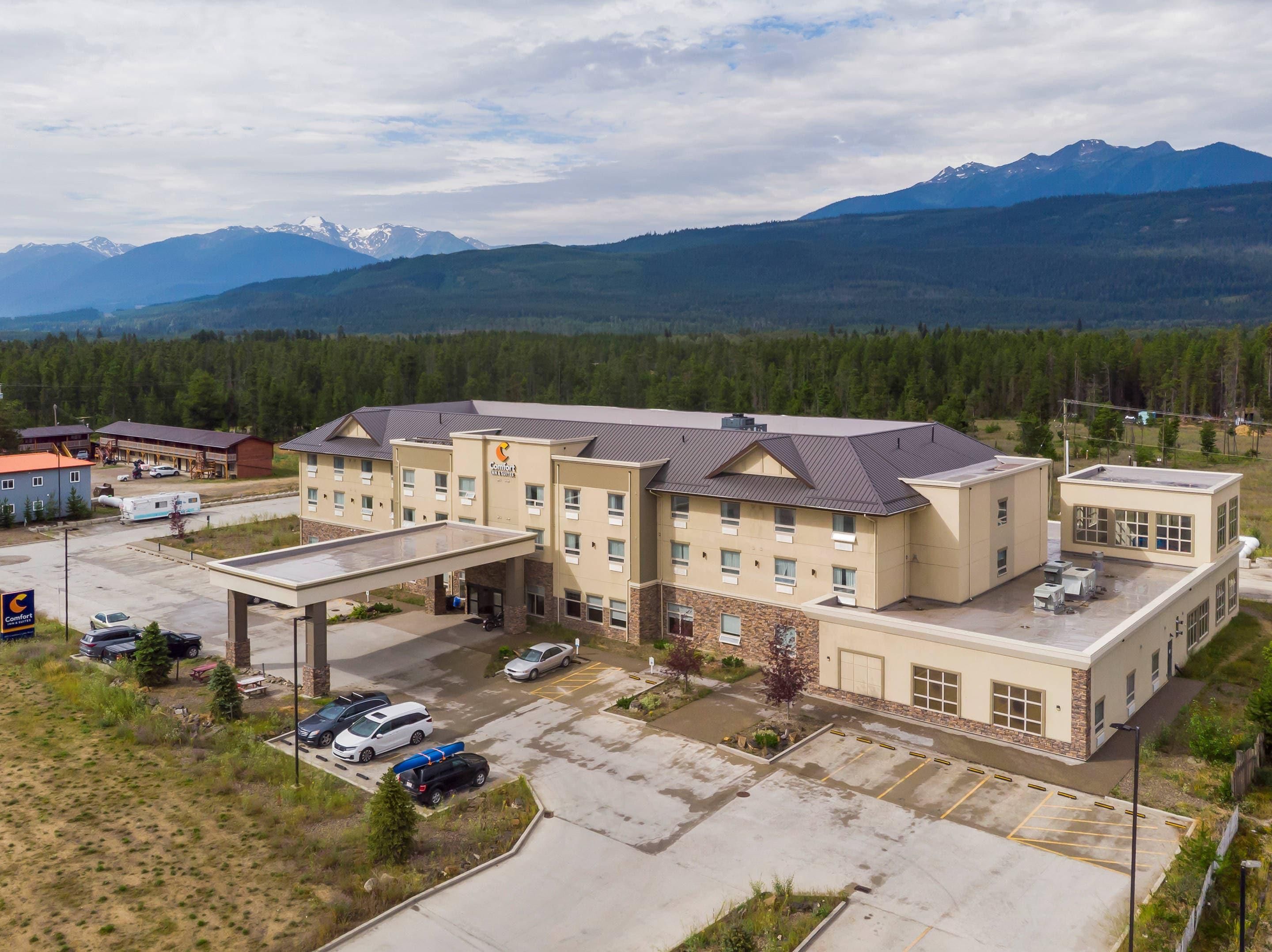 Comfort Inn & Suites - Valemount - Edificio