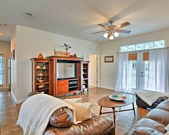 Cozy Pass Christian House - Steps From Beach - Pass Christian - Sala de estar
