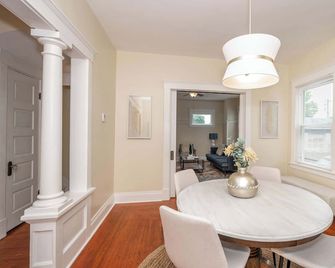 Walk to Mariemont, Historic 3BR Cottage, Sleeps 6 - Cincinnati - Salle à manger