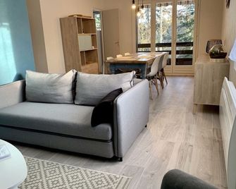 Escape to Alsace: Charming gîte, peaceful setting, 20 minutes from Colmar! - Labaroche - Sala de estar