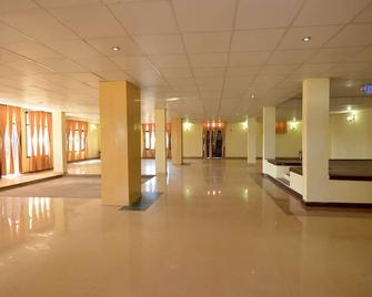 Green Oak Resort - Mukteshwar - Lobby