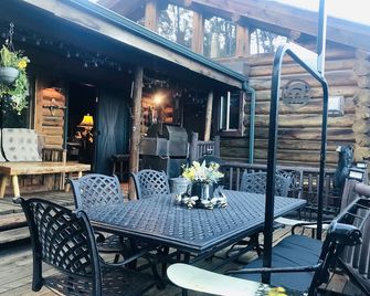 Cozy Log Home,3 Min To Slopes Sleeps 10-11, Free Shuttle Steps Away. Location!! - Winter Park - Patio