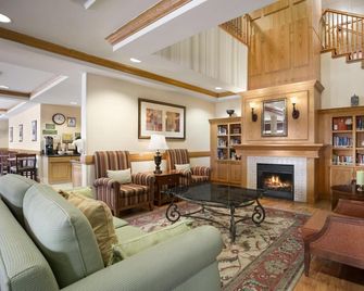 Holiday Inn & Suites Barstow By IHG - Barstow - Sala de estar
