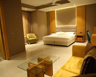 Hotel Rajmahal - Morādābād - Bedroom