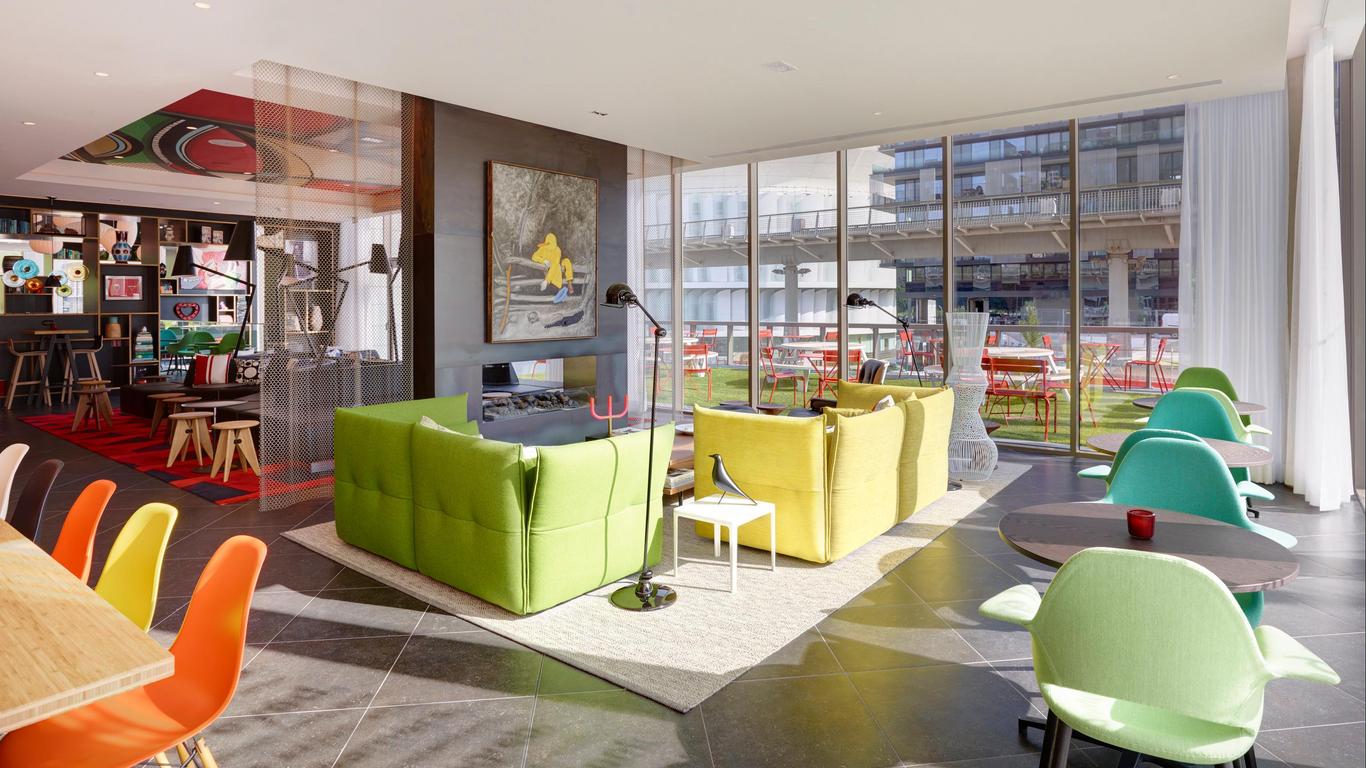 citizenM Paris La Defense