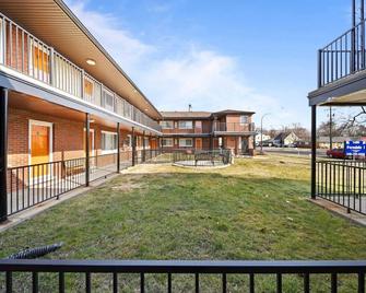 Cozy 1 Bd Apt minutes walking downtown Ferndale - Ferndale - Building