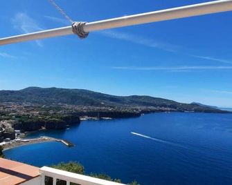Bella Vista House Sorrento and Amalfi Coast - free parking-solarium - 비코 에퀜세 - 발코니