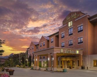 Best Western Plus Franciscan Square Inn and Suites Steubenville - Steubenville - Building