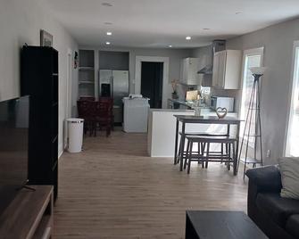 20 beds 4 bedrooms house near downtown - Dallas - Living room