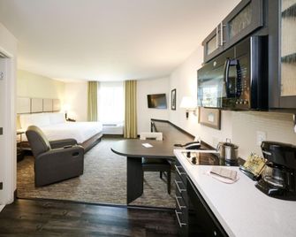Candlewood Suites Pueblo By IHG - פואבלו - מטבח