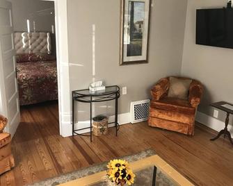 Grayhouse Inn - Room #1 - Fairbury - Sala de estar