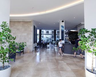 أوشيانو بوتيك هوتل آند بيسترو - جاكو - ردهة