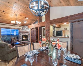 Beautiful 2 Bedroom Penthouse in Mountain Village, CO - Mountain Village - Dining room