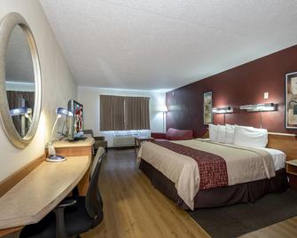 Red Roof Inn & Suites Cleveland - Elyria - Elyria - Bedroom