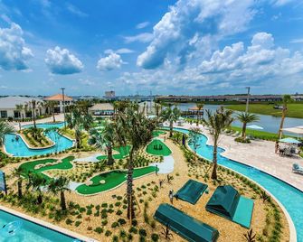 Stylish Home w/ Private Pool, 10 Min. From Disney! - Kissimmee - Piscina