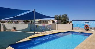 Sunset Beach Holiday Park - Geraldton - Piscina