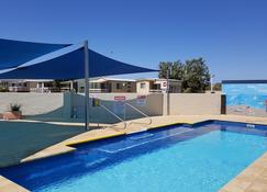 Sunset Beach Holiday Park - Geraldton - Pool