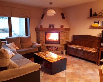 Chalet House Honorato San Rafael routes of - San Rafael - Living room