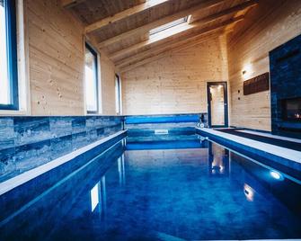 Holiday Home Nightswim Inn - Vrbovec - Piscina