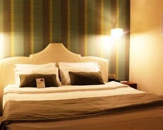 Adana Plaza Hotel - Adana - Phòng ngủ