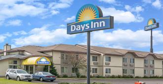 Days Inn by Wyndham West-Eau Claire - Eau Claire - Bygning