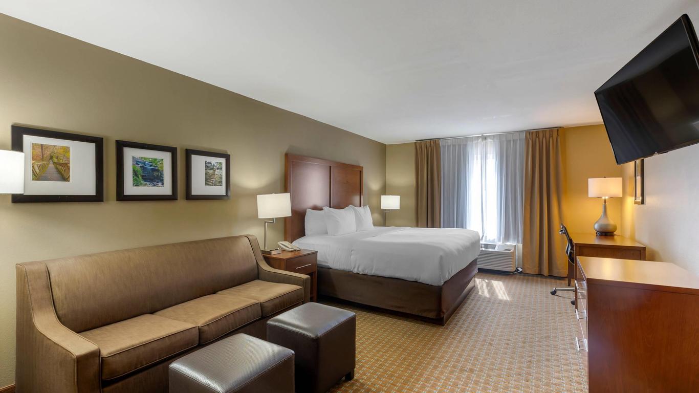 Comfort Inn & Suites Marion I-57