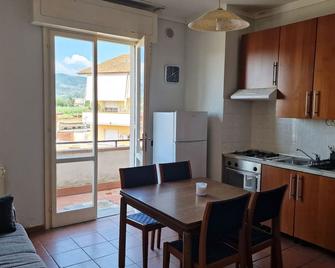 Montecatini Cozy Flat - Montecatini Terme - Kjøkken