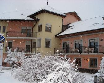 Goldenhof - Ora - Budova