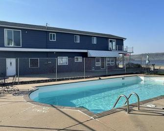2 Bedroom Suite with kitchen - Lake City - Piscina