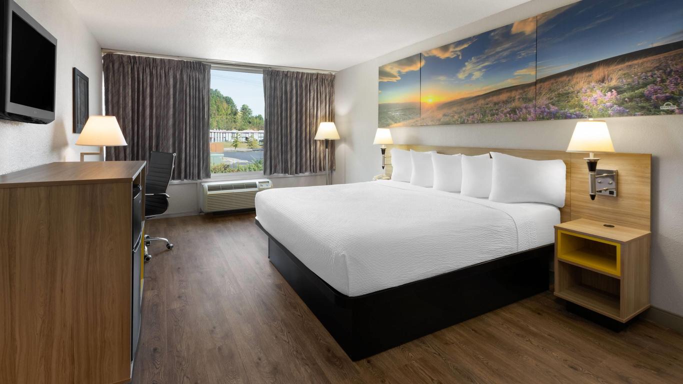 Days Inn by Wyndham Cambridge