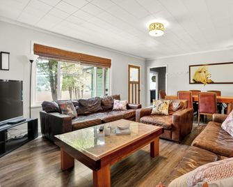 Woods End Landing - Bamfield - Sala de estar