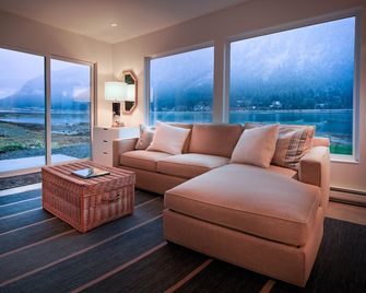 Secluded Beach Condo - Lower Level - Modern Living at the Edge of Forest & Sea - Juneau - Living room