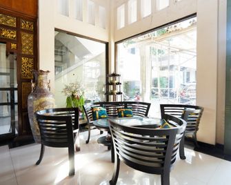 Collection O 1430 Hotel Ratna Syariah - Probolinggo - Lobby