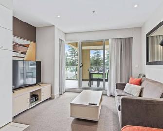 Belle Escapes - Glenelg Shores Apartment - Glenelg - Living room