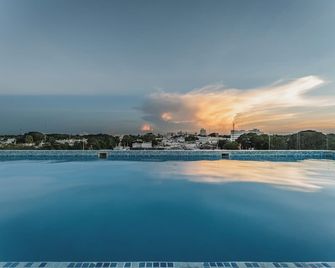 Hotel Kavia Premium - Paseo Montejo - Mérida - Alberca