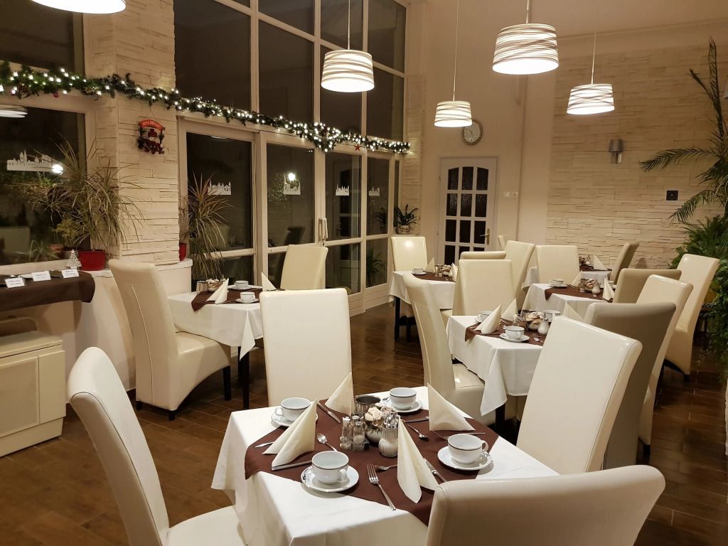 رومانتك - إجر - مطعم