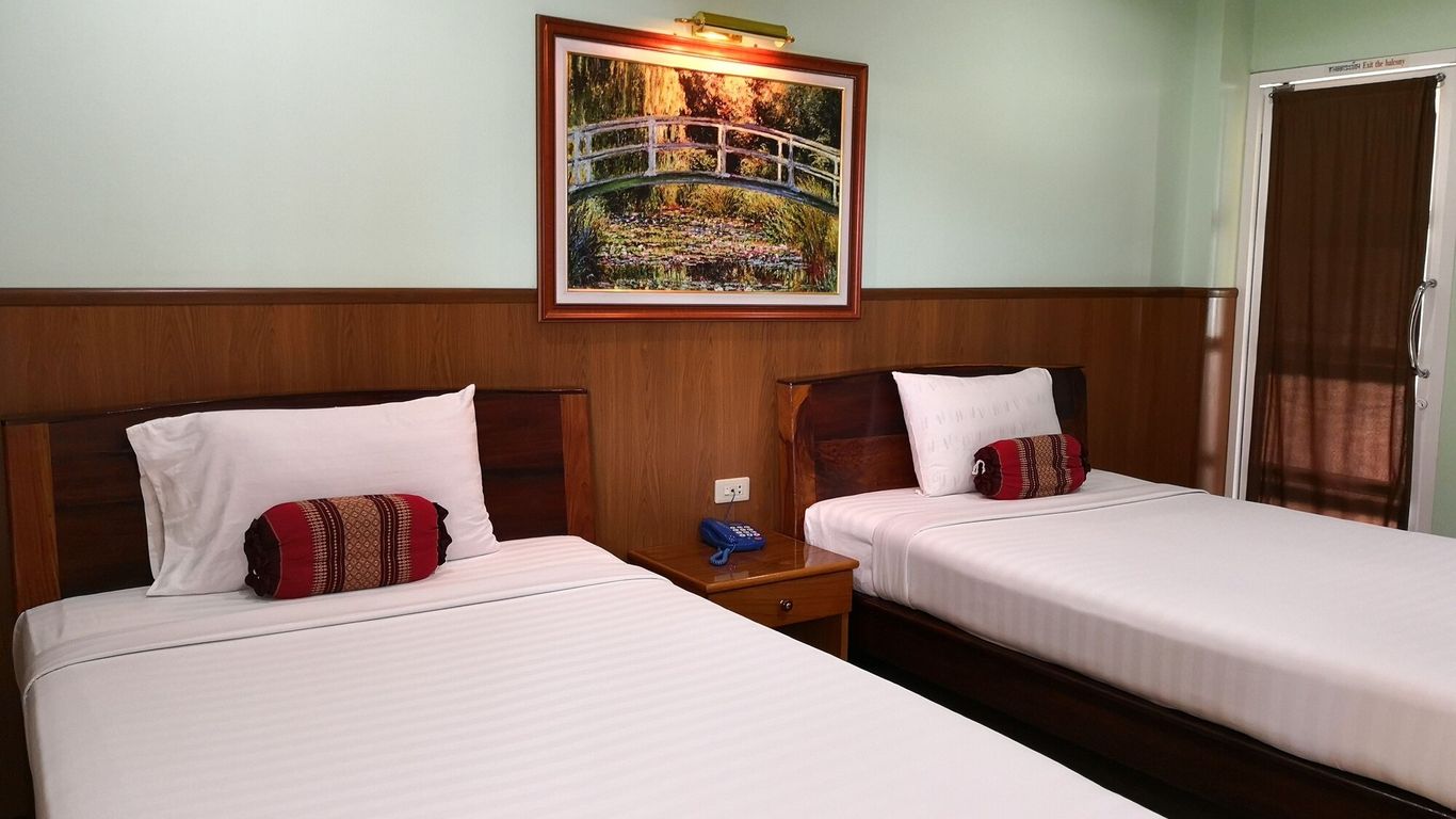 ผาแดงโฮเต็ล