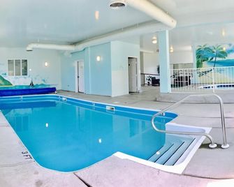 Country View Motor Inn - קאמלופס - בריכה