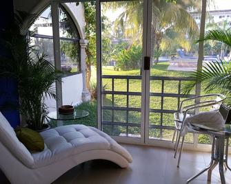 Gorgeous Waterfront Private/Quiet Residential Setting With Yacht Dock - Puerto Juárez