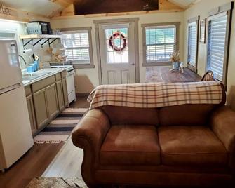 Tunnel Mountain Getaways- Cozy Retreat with Scenic Views! - Elkins - Кухня