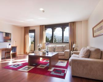 Hotel Granada Palace - Monachil - Wohnzimmer