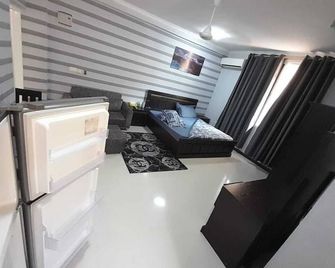 Queen Rentals - Studio Apartments Masaki - Dar es Salaam - Sypialnia