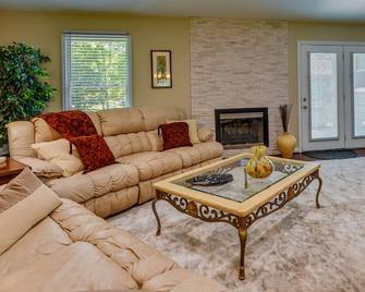 Charlotte Vacation Rental with Private Hot Tub! - Matthews - Living room