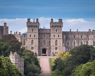 Beautiful self contained studio apartment - Slough