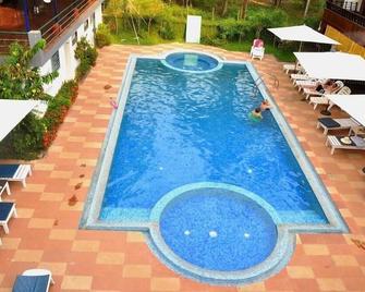 Raja Park Beach Resort - Varkala - Pool